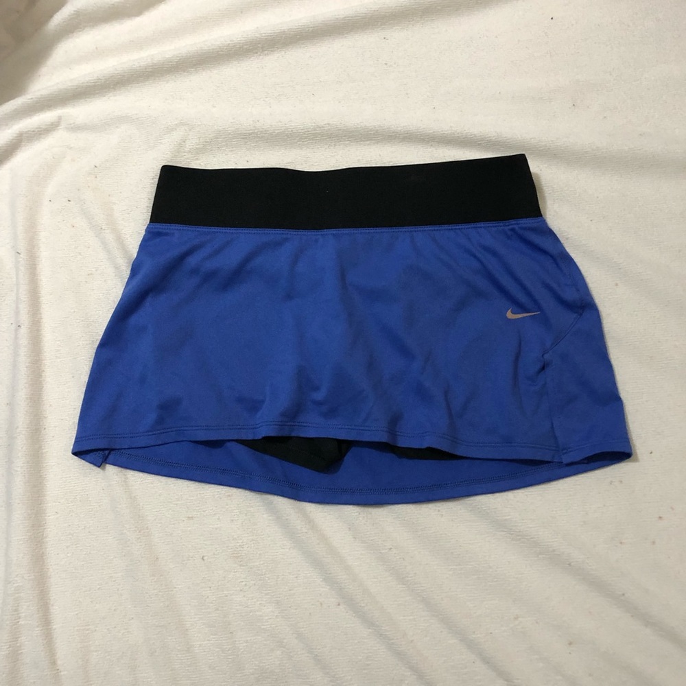 Blue mini skirt from Nike!!! Size small!